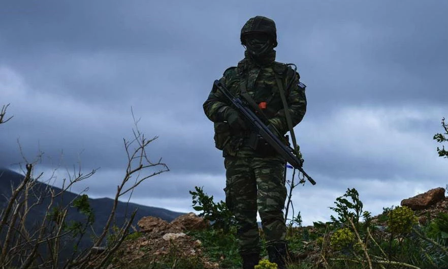 Αιφνιδιαστική επίσκεψη του Διοικητή της ΑΣΔΕΝ στην Κάλυμνο – Διέταξε έλεγχο ετοιμότητας – Με το δάχτυλο στη σκανδάλη οι στρατιώτες